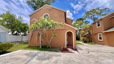 Building Photo - 13982 Morning Glory Dr