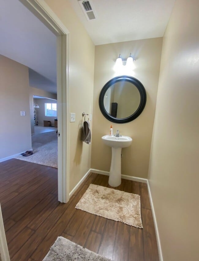 Building Photo - Italian Estates Property Management