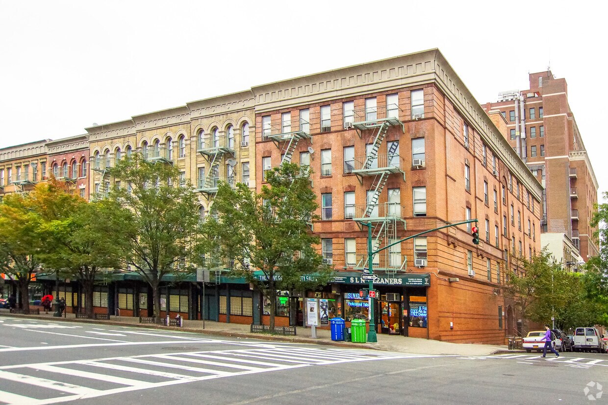 Primary Photo - 71 W 108th St