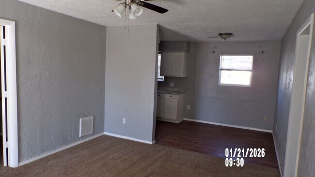 Foto del edificio - NICE HOME IN THE RIDGECREST AREA. PETS NEGOTIABLE WITH OWNERS APPROVAL