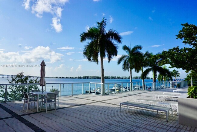 Foto del edificio - 1541 Brickell Ave