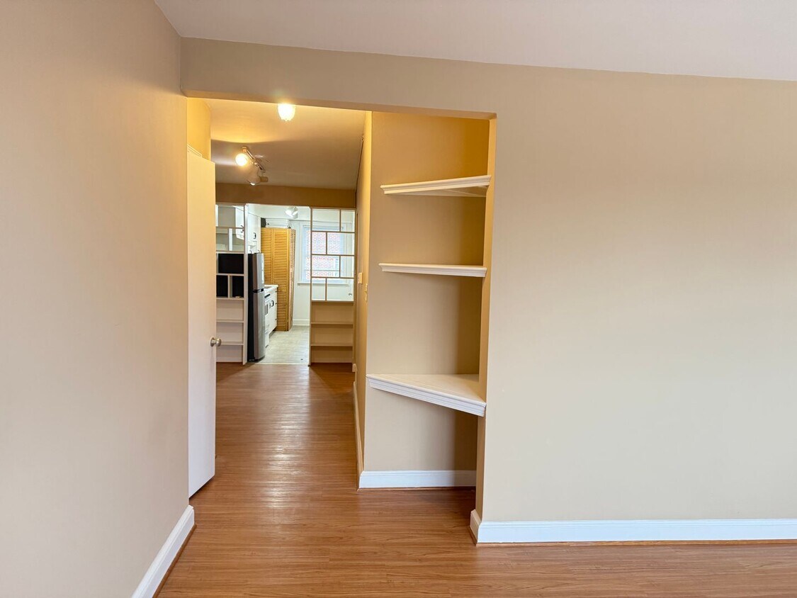 Foto principal - 8805 Plymouth St