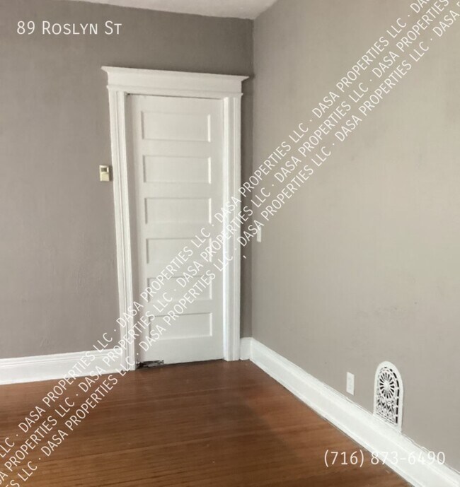 Building Photo - 89 Roslyn House - 4 Bed / 1 Bath