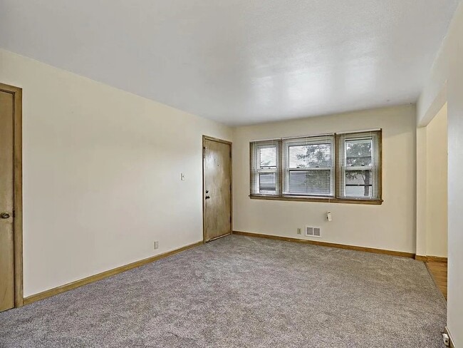 Building Photo - 6823 W Wedgewood Dr