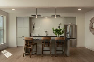 Building Photo - Livano Liberty Park