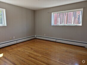 Building Photo - 245 Kelton St