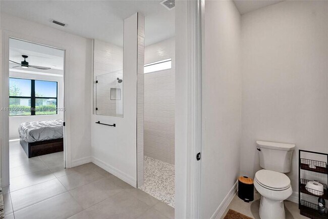 Foto del edificio - 4536 Silverwood Ln N