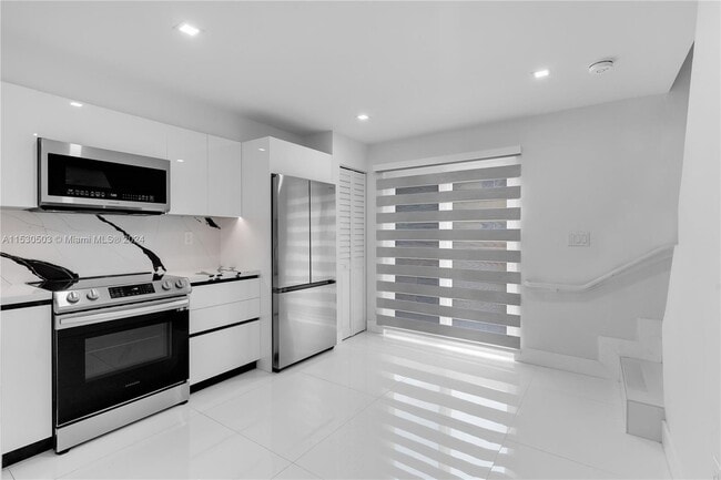 Building Photo - 14911 SW 82nd Terrace