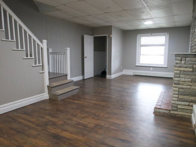 Building Photo - Spacious 4-Bedroom, 1- Bathroom Row home in Allentown – Section 8 Encouraged to Apply!