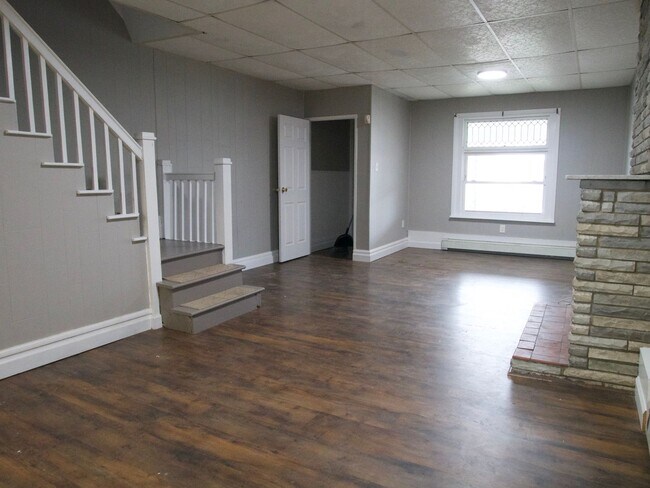 Foto del edificio - Spacious 4-Bedroom, 1- Bathroom Row home in Allentown – Section 8 Encouraged to Apply!