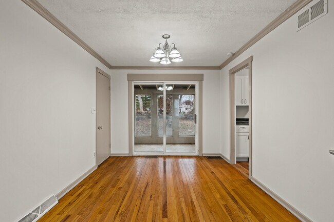 Building Photo - 108 N Greenwood Ave