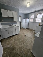 Building Photo - 2407 Peach St