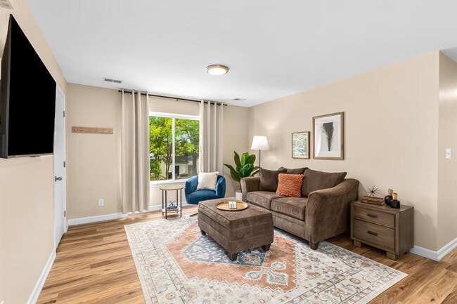 Building Photo - 18443 Sharon Ln