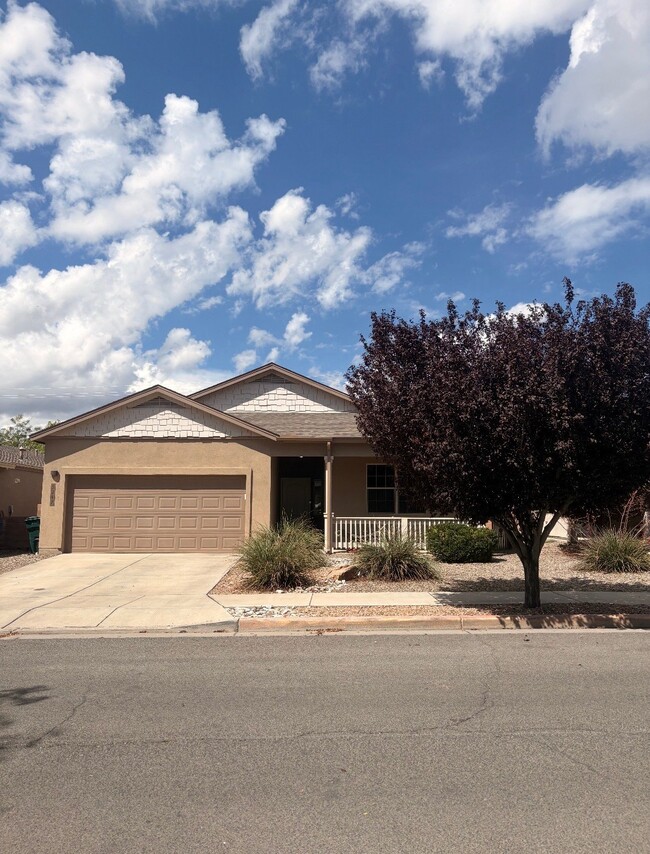 Building Photo - 5247 Via del Cielo Ln