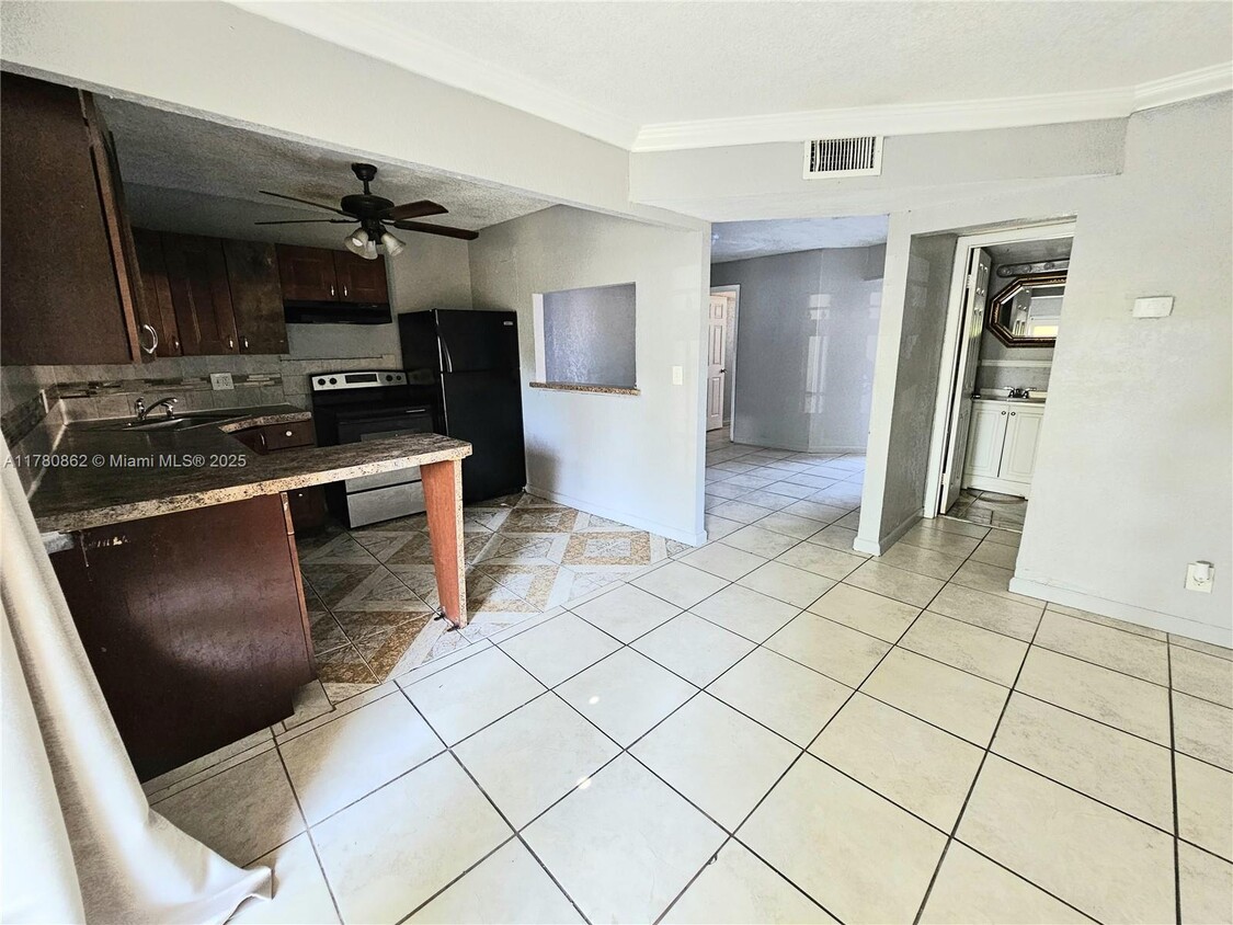 Primary Photo - 2629 NW 60th Way