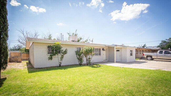 Building Photo - 9219 Vicksburg Dr