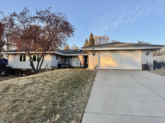 Foto del edificio - 5746 Berwick Pl