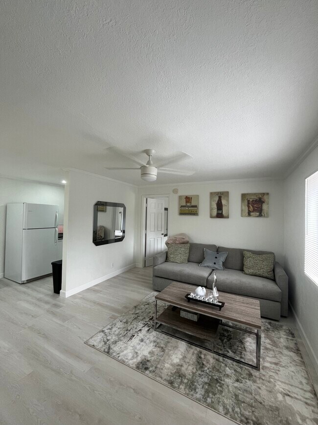 Furnished Unit - 1808 NE 11th Ave