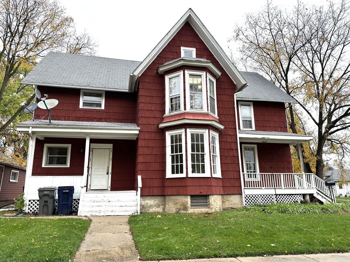 486 Ashland Ave Elgin, IL 60123 Alquileres en Elgin, IL