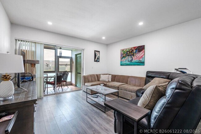 Building Photo - 2523 Dudley Dr W