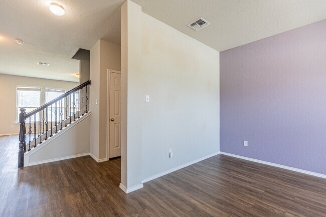 Building Photo - 5930 Ivans Farm