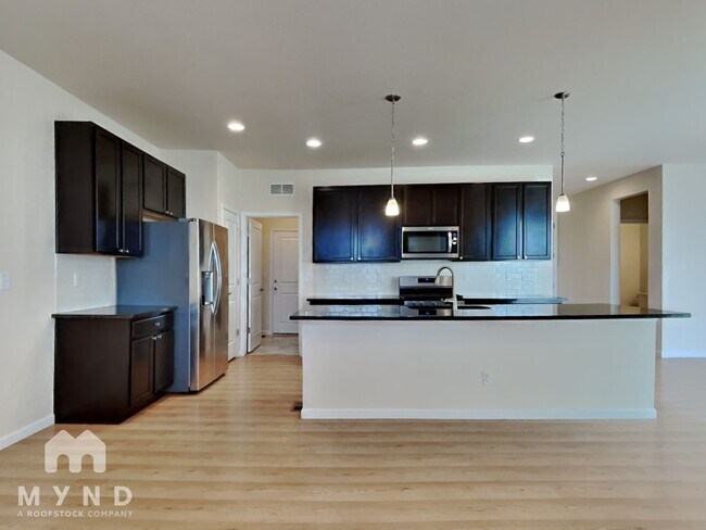 Foto del edificio - 8912 Red Bud St