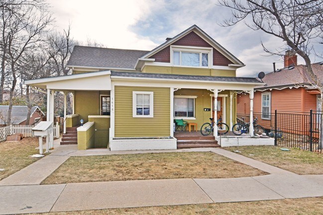 Building Photo - 1418 Mapleton Ave