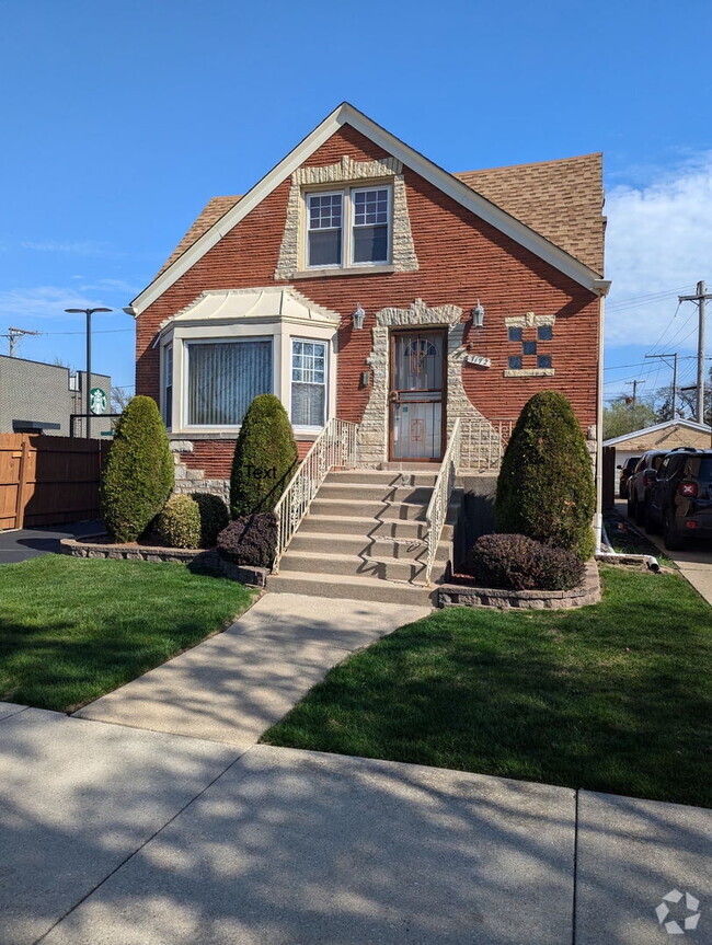 Building Photo - 7172 W Armitage Ave