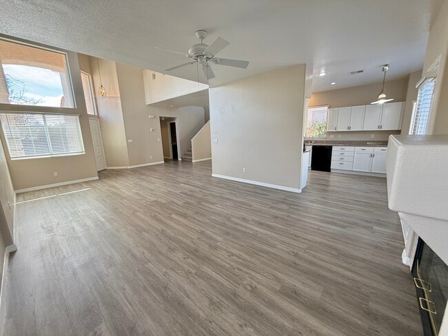 Building Photo - 8300 La Strada Ave