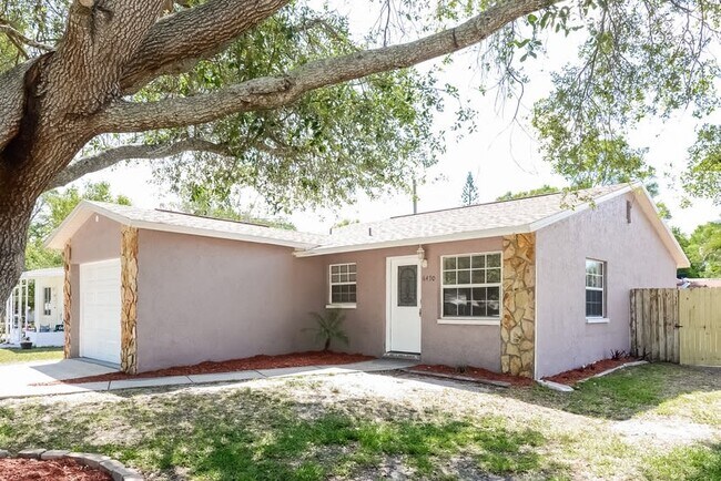 Foto del edificio - 6490 80th Ave N