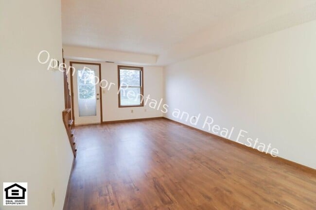 Foto del edificio - 5215 Vermont Ln