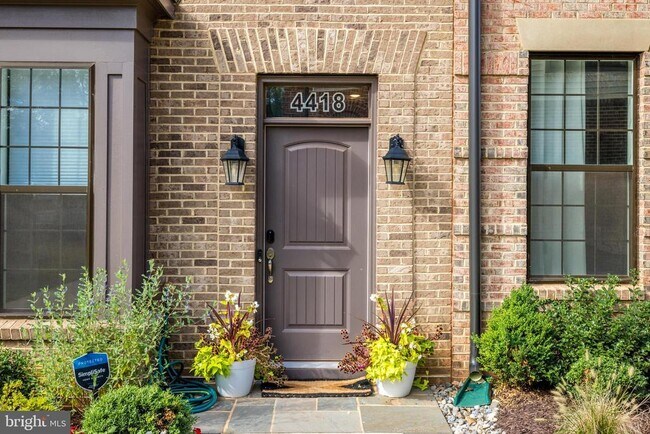 Foto del edificio - 4418 Fair Lakes Ct
