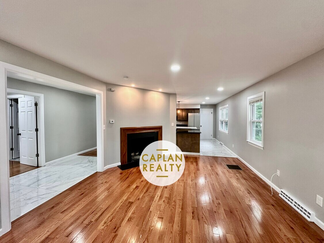 Foto principal - 1855 Ella T Grasso Blvd