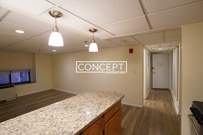 Building Photo - 62 Boylston St