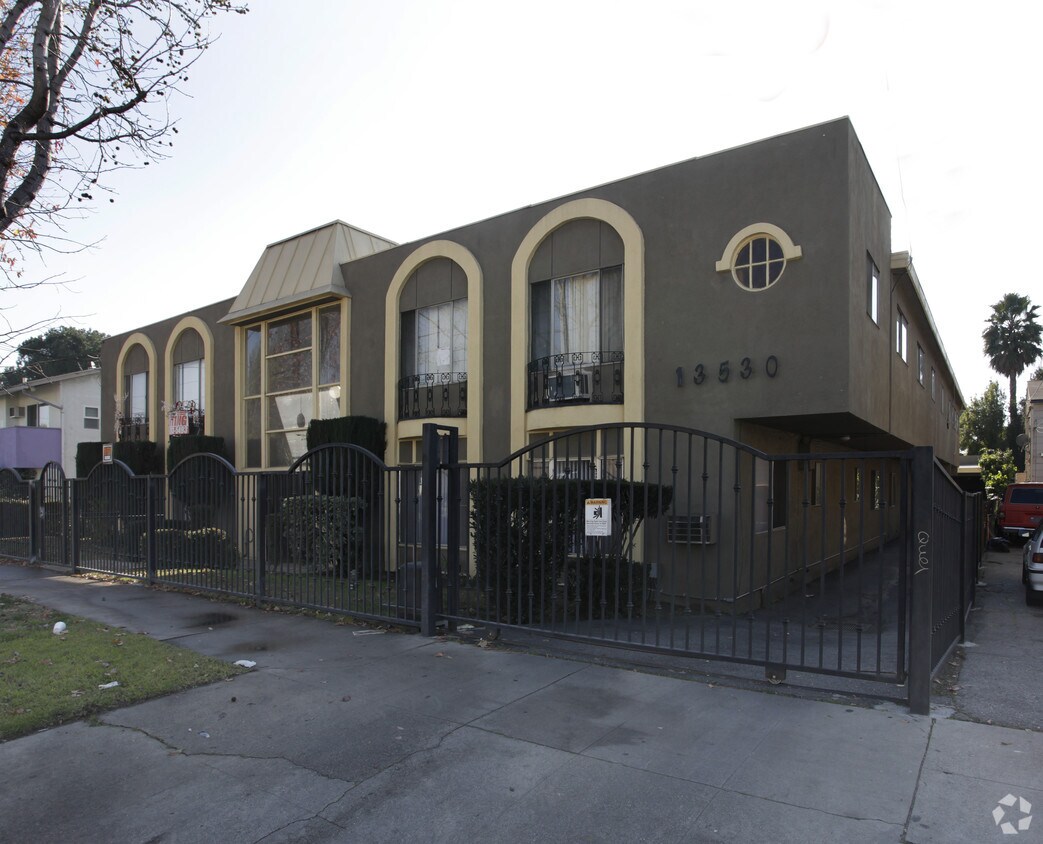 Building Photo - 13530 Victory Blvd