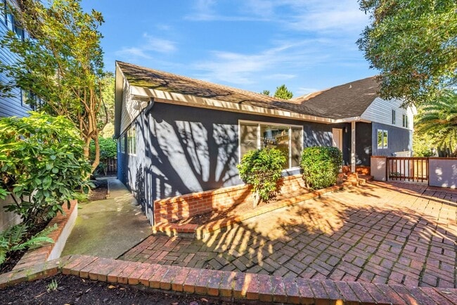 Building Photo - 280 Angelita Ave