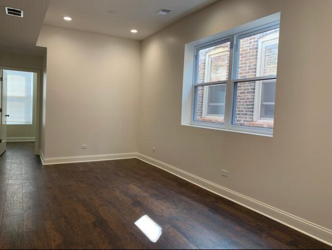 Building Photo - 3112 W Jackson Blvd