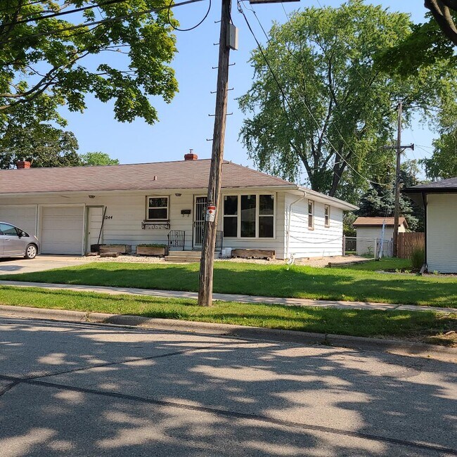 Building Photo - 1244 Liberty St