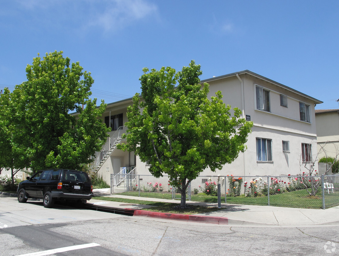 Primary Photo - 2338-2352 Penmar Ave