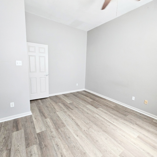 Building Photo - 3010 S Grand Blvd