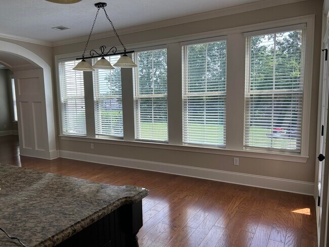 Building Photo - 222 Sunbury Dr