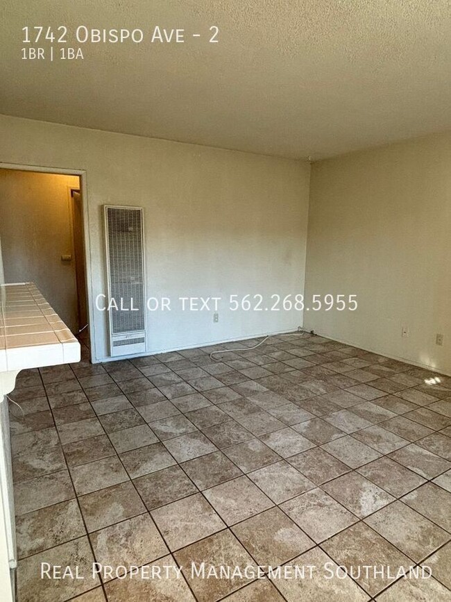 Foto del edificio - Spacious 1 BD + 1 Bath in gated building i...