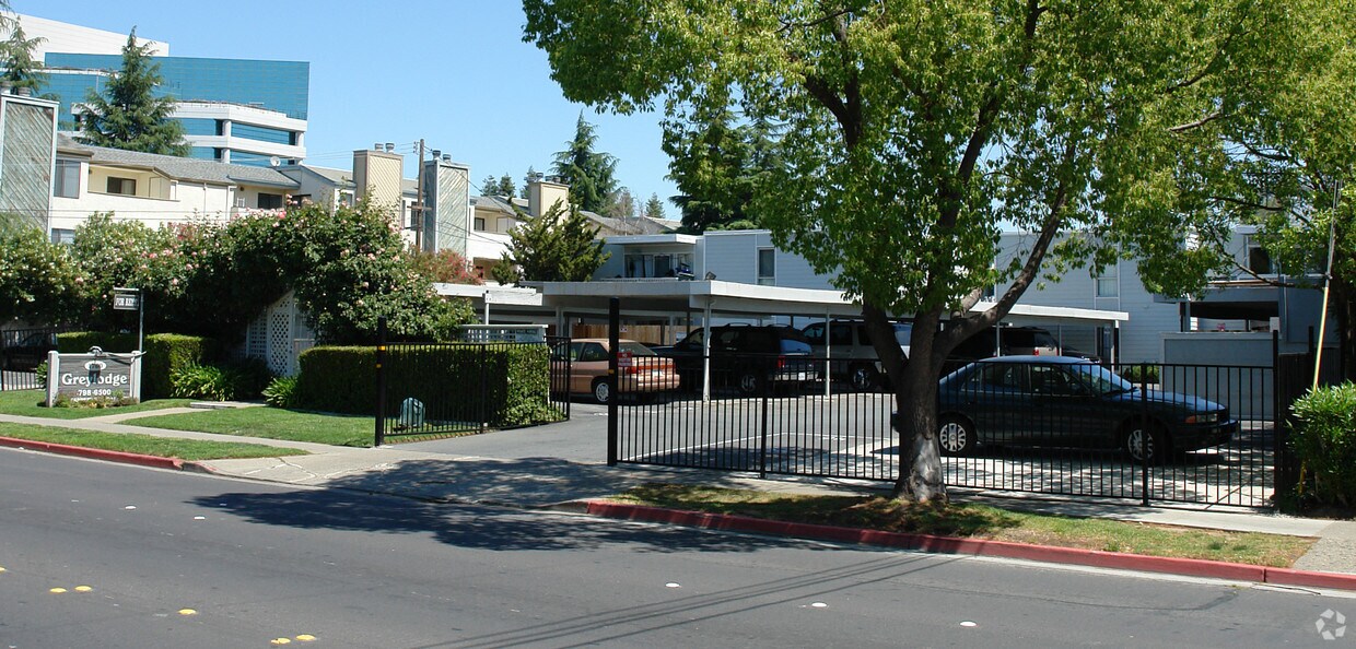 Building Photo - Clayton Pines Apartments