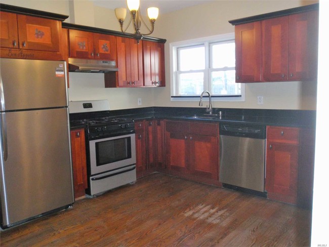 Building Photo - 470 Sagamore Ave