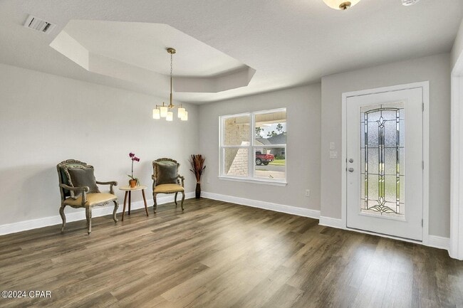 Building Photo - 3840 Redbud Wy