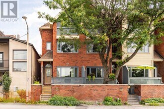 Building Photo - 225 Echo Dr