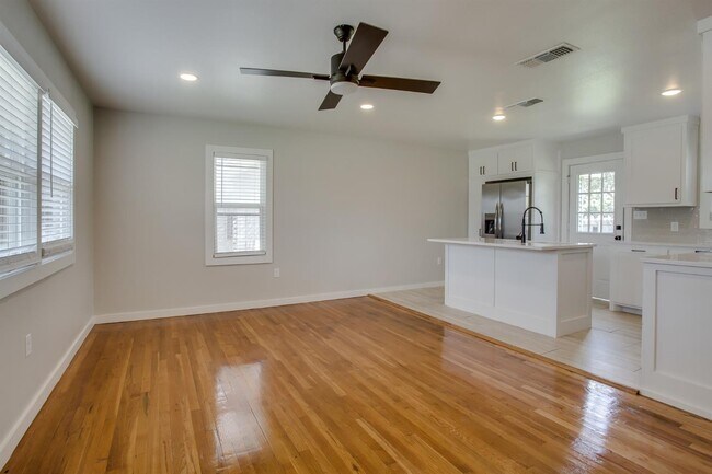 Foto del edificio - 4002 25th St