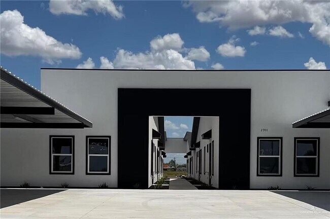 Foto del edificio - 11 Bravo Rd