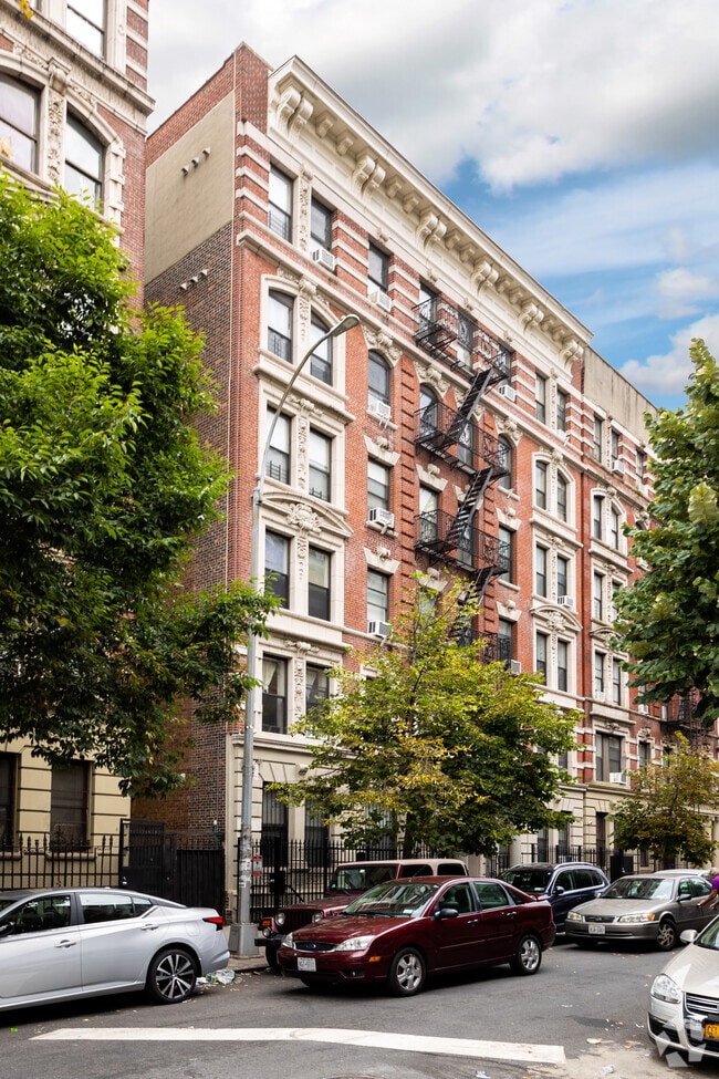 Building Photo - 116-118 W 112th St