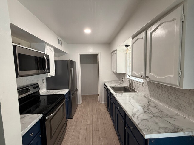 Foto del edificio - 130 Mimosa Pl